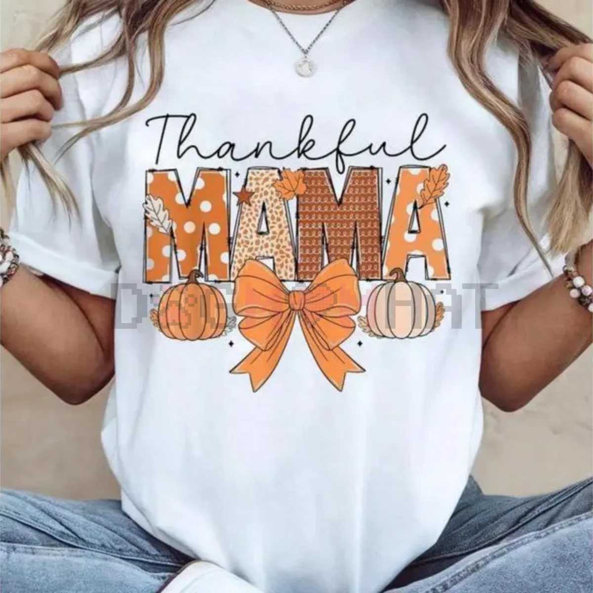 "Thankful Mama" Coquette Fall T-Shirt – Women's Pumpkin Spice Thanksgiving Graphic Tee